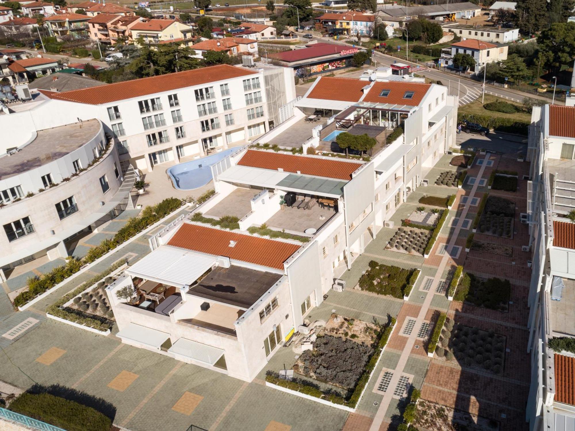 Humagum Sea View - Garden Palace Apartament Umag