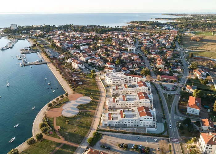 Humagum Sea View Apartment - Garden Palace Umag