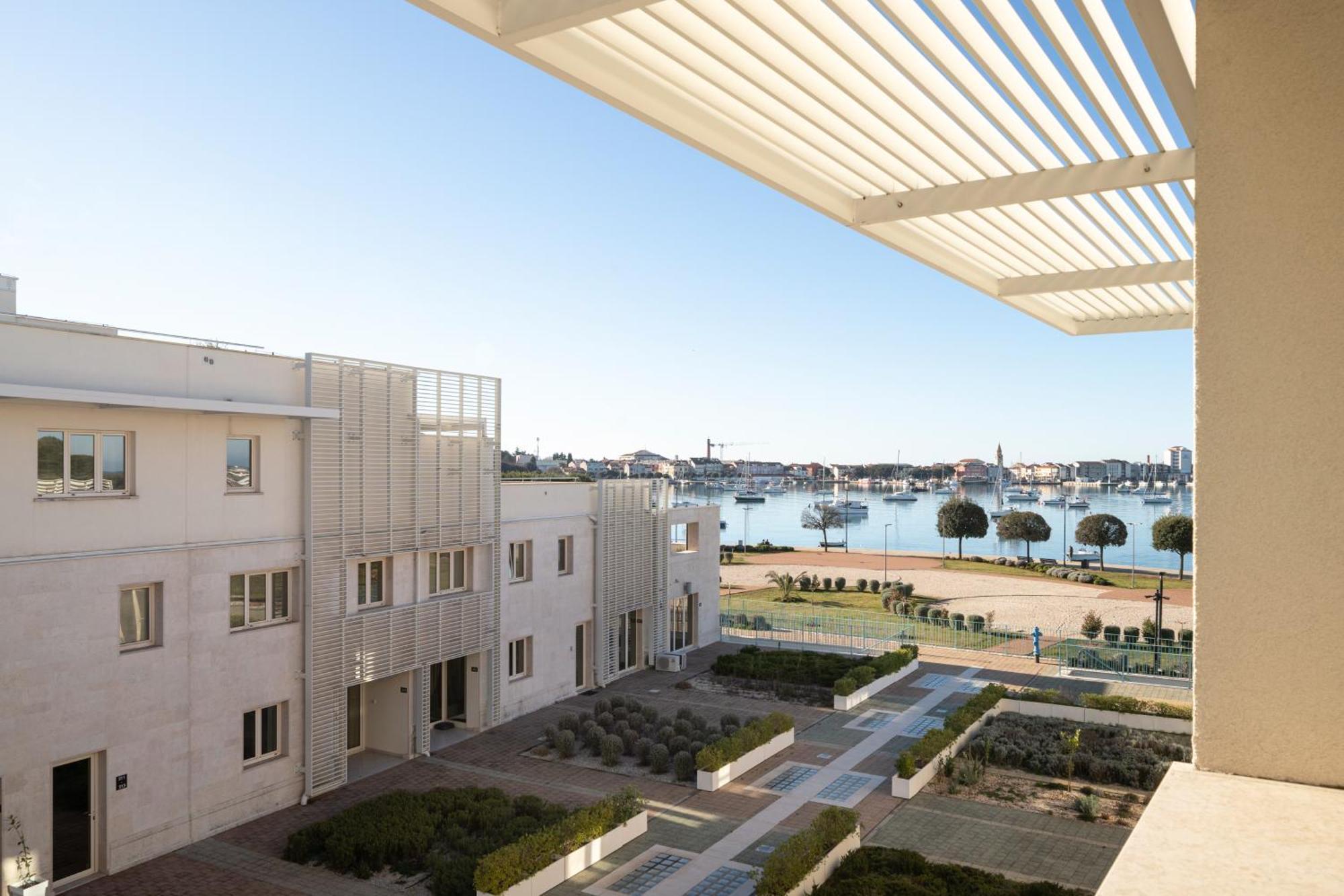 Apartment Humagum Sea View - Garden Palace